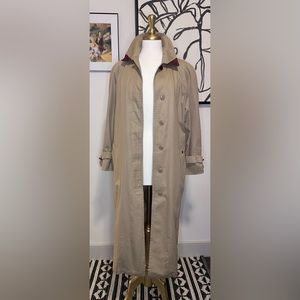 ETIENNE AIGNER  
Extremely  REAR Vintage Woman Classic Trench